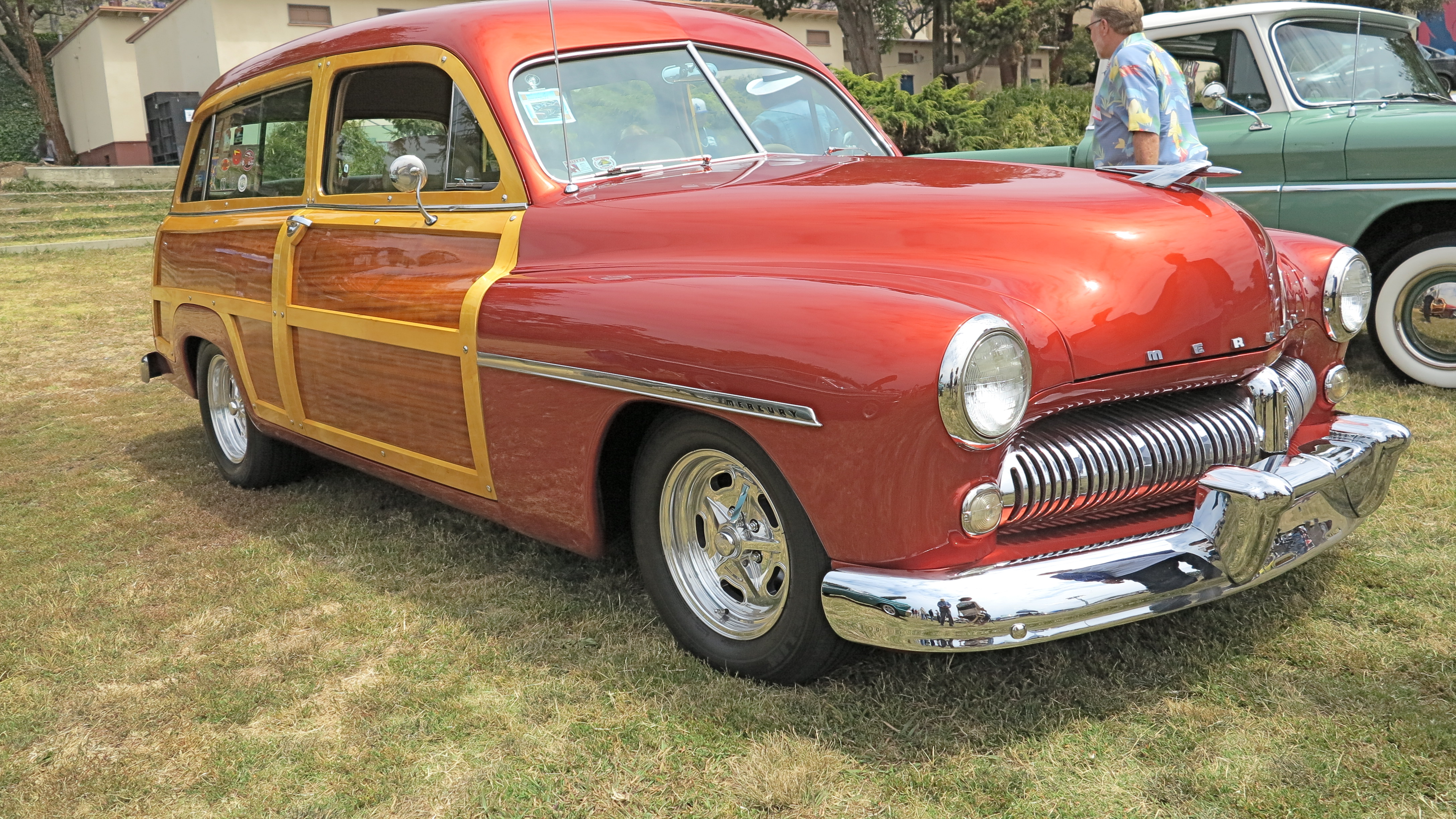 A marvelously restored Mercury Woody! (Joel Rothman photo)